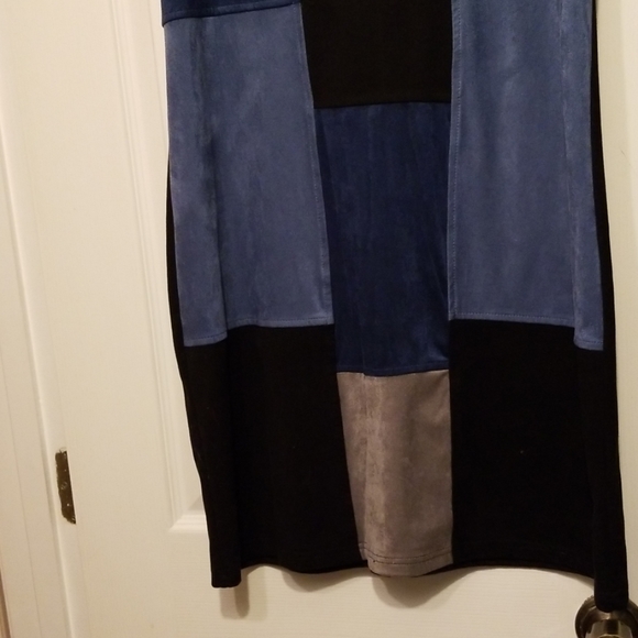 Dress - Picture 8 of 8